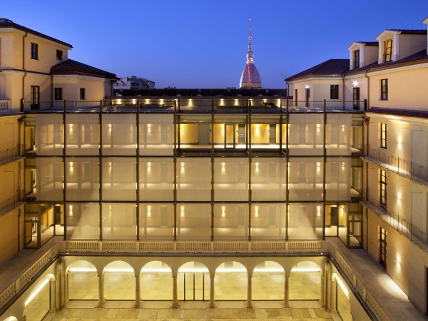 <span>NH Hotel Carlina – Torino</span><i>→</i>