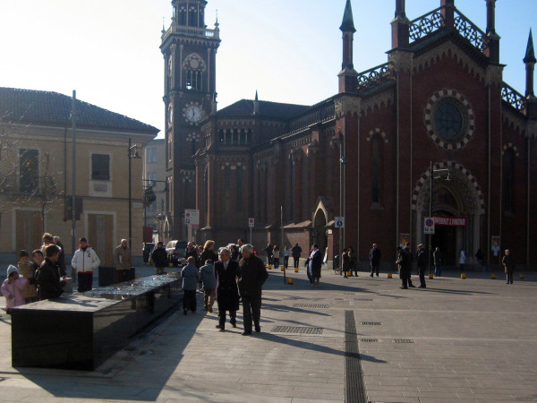 <span>Pedestrian Street – via Di Nanni</span><i>→</i>